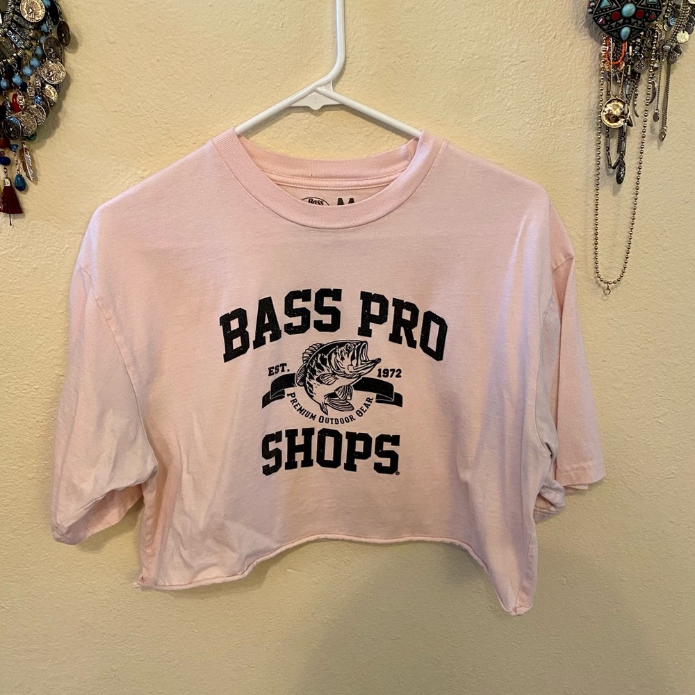 Bass Pro Shops cropped tee